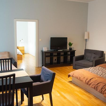 City Centre Garden Apartment With Parking 프라하 외부 사진